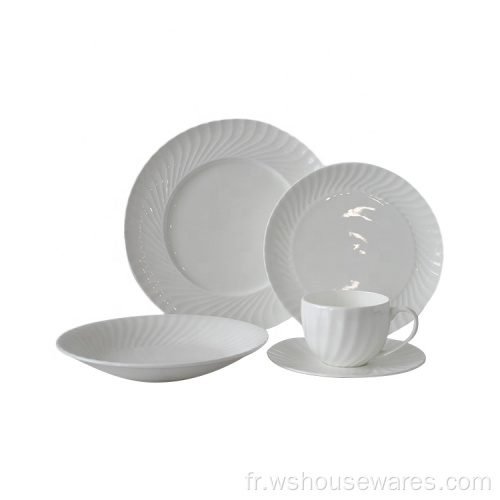 Ensembles de vaisselle en porcelaine de luxe en céramique en gros 24pcs